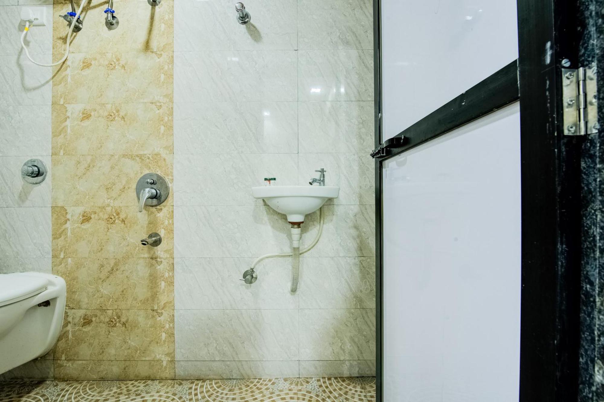 Hotel O Kunal Palace Navi Mumbai Exteriör bild